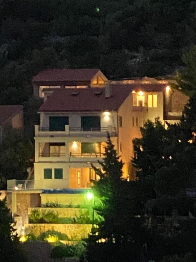 Villa Relax , With Seaview And Two Pools Near Beach Stari Grad Dış mekan fotoğraf