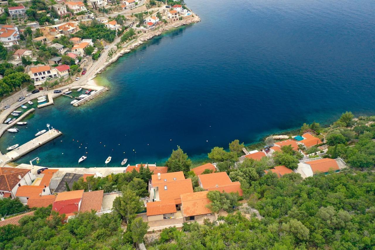 Villa Relax , With Seaview And Two Pools Near Beach Stari Grad Dış mekan fotoğraf